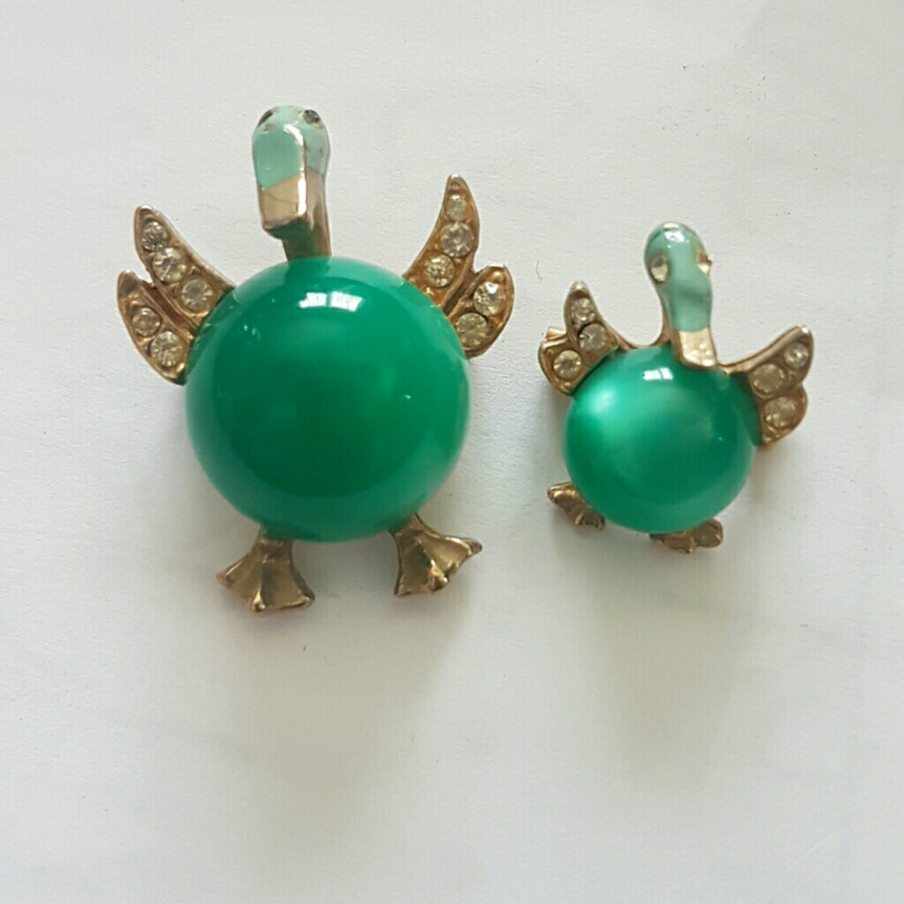 Vintage duck brooches
